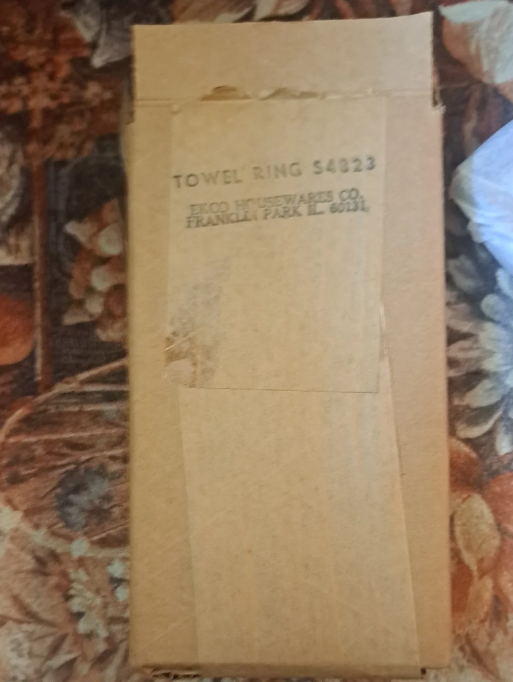 New In Box - Vintage EKCO Towel Ring